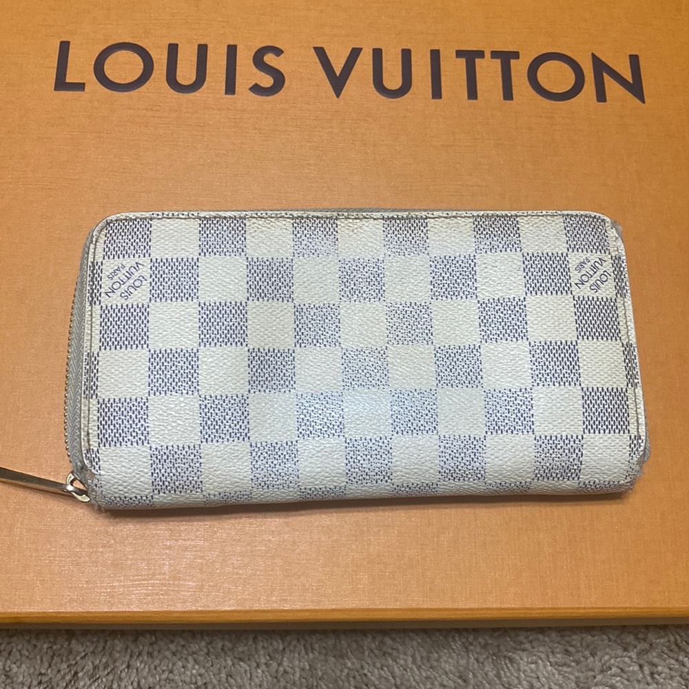 AUTHENTIC LV ZIP WALLET